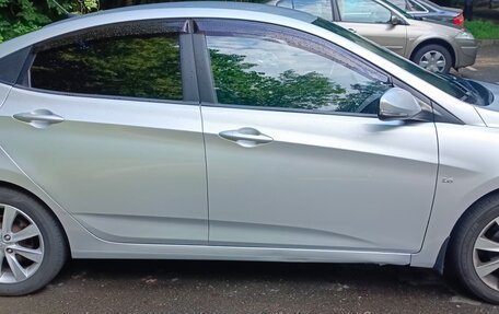 Hyundai Solaris II рестайлинг, 2011 год, 720 000 рублей, 3 фотография