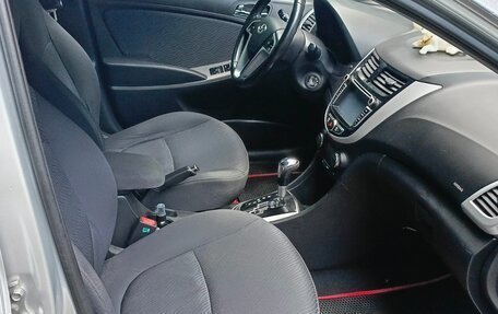 Hyundai Solaris II рестайлинг, 2011 год, 720 000 рублей, 14 фотография
