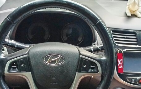 Hyundai Solaris II рестайлинг, 2011 год, 720 000 рублей, 7 фотография
