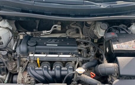 Hyundai Solaris II рестайлинг, 2011 год, 720 000 рублей, 40 фотография