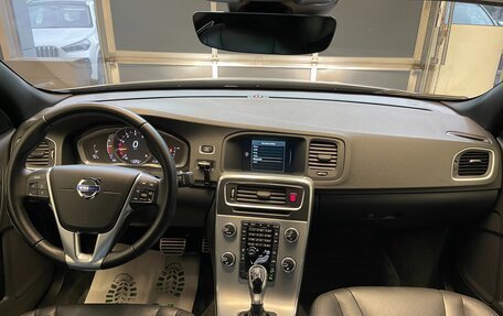 Volvo S60 Cross Country, 2016 год, 2 050 000 рублей, 12 фотография