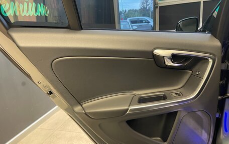 Volvo S60 Cross Country, 2016 год, 2 050 000 рублей, 19 фотография