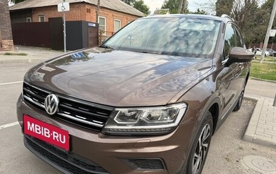 Volkswagen Tiguan II, 2018 год, 2 600 000 рублей, 1 фотография