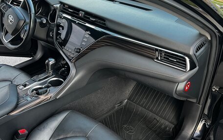 Toyota Camry, 2018 год, 2 900 000 рублей, 6 фотография
