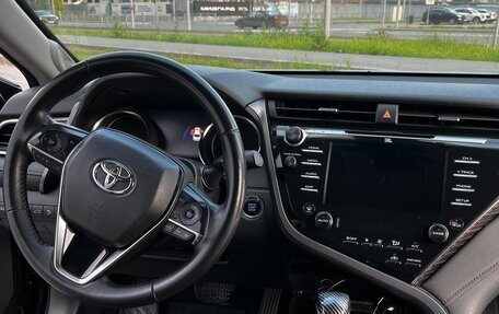 Toyota Camry, 2018 год, 2 900 000 рублей, 5 фотография