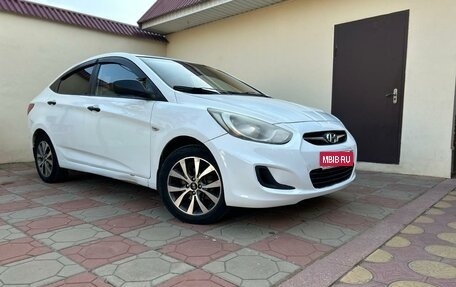 Hyundai Solaris II рестайлинг, 2012 год, 540 000 рублей, 8 фотография