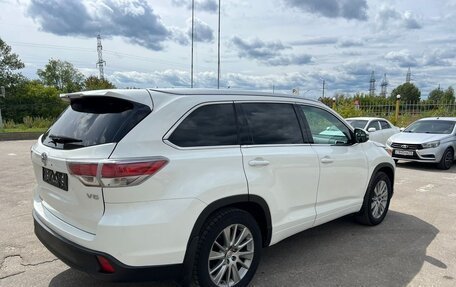 Toyota Highlander III, 2014 год, 2 499 000 рублей, 2 фотография