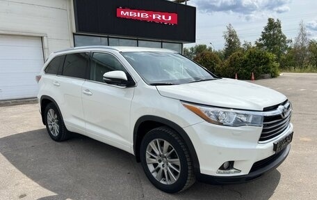 Toyota Highlander III, 2014 год, 2 499 000 рублей, 3 фотография