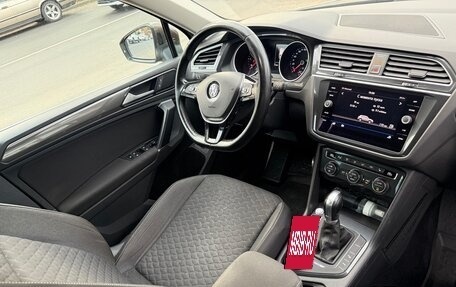 Volkswagen Tiguan II, 2018 год, 2 600 000 рублей, 6 фотография