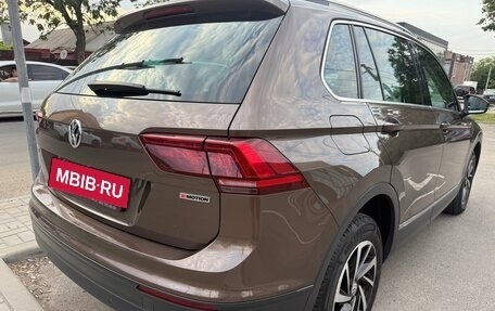 Volkswagen Tiguan II, 2018 год, 2 600 000 рублей, 2 фотография