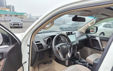 Toyota Land Cruiser Prado 150 рестайлинг 2, 2010 год, 2 450 000 рублей, 13 фотография