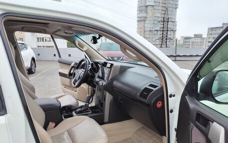 Toyota Land Cruiser Prado 150 рестайлинг 2, 2010 год, 2 450 000 рублей, 16 фотография
