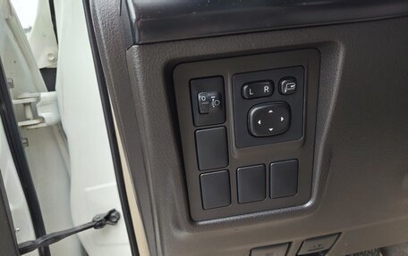 Toyota Land Cruiser Prado 150 рестайлинг 2, 2010 год, 2 450 000 рублей, 23 фотография