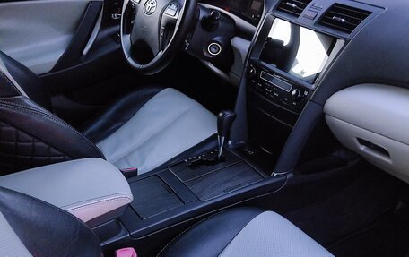Toyota Camry, 2011 год, 1 350 000 рублей, 5 фотография