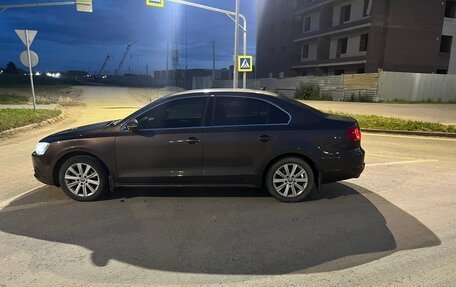 Volkswagen Jetta VI, 2012 год, 900 000 рублей, 2 фотография