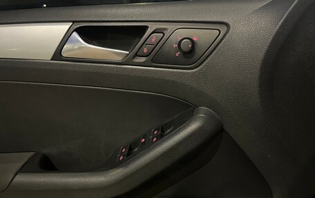 Volkswagen Jetta VI, 2012 год, 900 000 рублей, 7 фотография