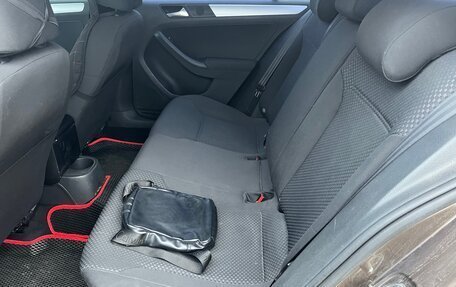 Volkswagen Jetta VI, 2012 год, 900 000 рублей, 10 фотография