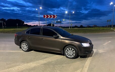 Volkswagen Jetta VI, 2012 год, 900 000 рублей, 3 фотография