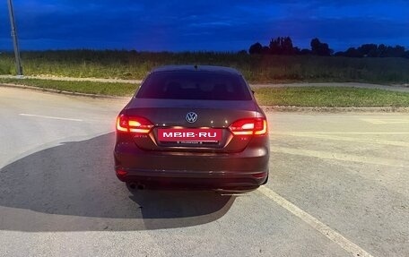 Volkswagen Jetta VI, 2012 год, 900 000 рублей, 4 фотография
