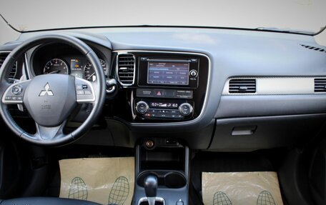 Mitsubishi Outlander III рестайлинг 3, 2013 год, 1 165 000 рублей, 15 фотография
