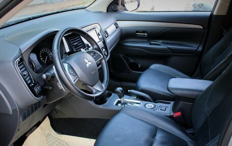 Mitsubishi Outlander III рестайлинг 3, 2013 год, 1 165 000 рублей, 14 фотография