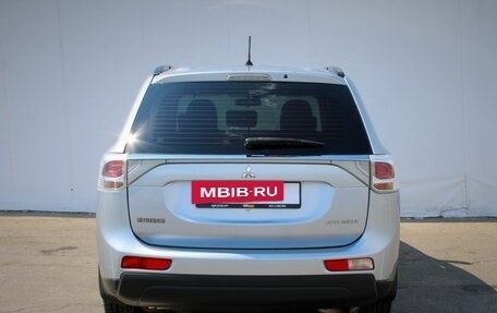 Mitsubishi Outlander III рестайлинг 3, 2013 год, 1 165 000 рублей, 6 фотография