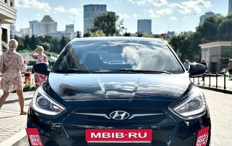 Hyundai Solaris II рестайлинг, 2013 год, 699 900 рублей, 2 фотография