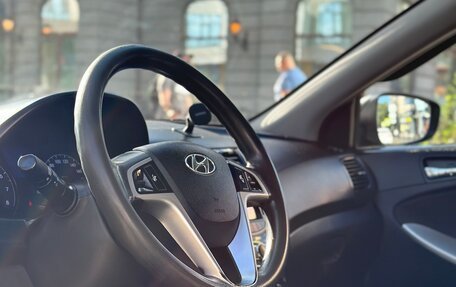 Hyundai Solaris II рестайлинг, 2013 год, 699 900 рублей, 32 фотография
