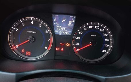 Hyundai Solaris II рестайлинг, 2011 год, 700 000 рублей, 2 фотография