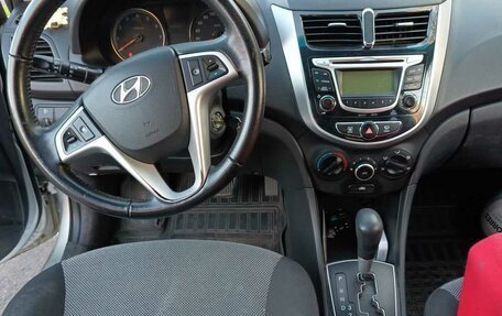 Hyundai Solaris II рестайлинг, 2011 год, 700 000 рублей, 7 фотография