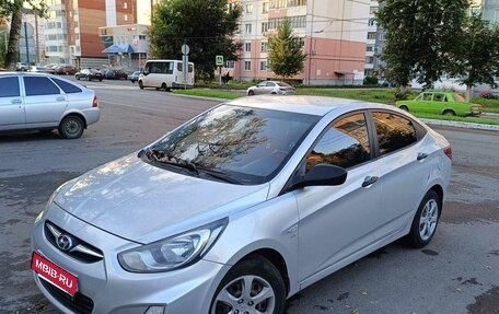 Hyundai Solaris II рестайлинг, 2011 год, 700 000 рублей, 9 фотография