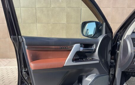 Toyota Land Cruiser 200, 2016 год, 7 200 000 рублей, 21 фотография
