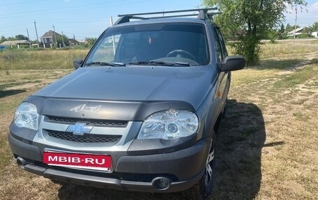 Chevrolet Niva I рестайлинг, 2010 год, 445 000 рублей, 2 фотография