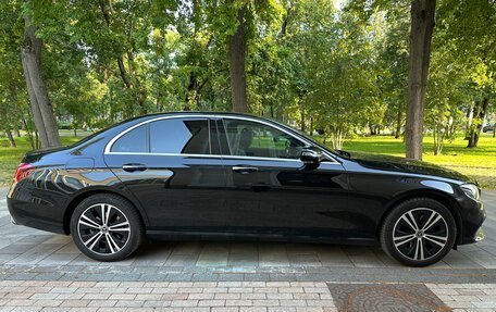Mercedes-Benz E-Класс, 2019 год, 3 550 000 рублей, 4 фотография