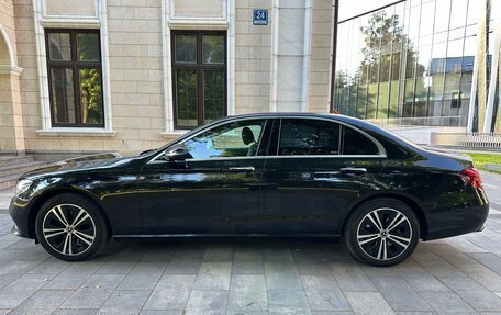 Mercedes-Benz E-Класс, 2019 год, 3 550 000 рублей, 8 фотография