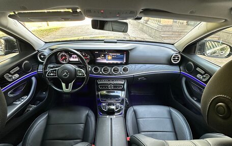 Mercedes-Benz E-Класс, 2019 год, 3 550 000 рублей, 9 фотография