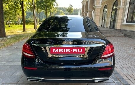 Mercedes-Benz E-Класс, 2019 год, 3 550 000 рублей, 6 фотография