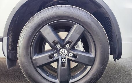 Volkswagen Touareg III, 2012 год, 1 785 000 рублей, 22 фотография
