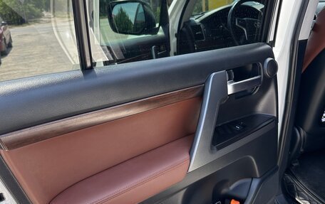 Toyota Land Cruiser 200, 2016 год, 7 200 000 рублей, 11 фотография