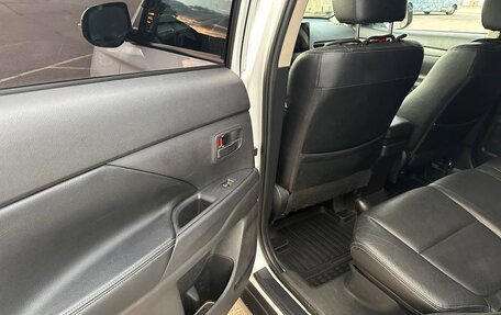 Mitsubishi Outlander III рестайлинг 3, 2014 год, 1 680 000 рублей, 15 фотография