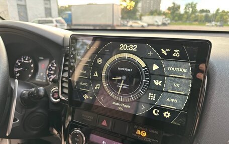 Mitsubishi Outlander III рестайлинг 3, 2014 год, 1 680 000 рублей, 20 фотография