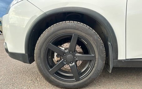 Mitsubishi Outlander III рестайлинг 3, 2014 год, 1 680 000 рублей, 14 фотография