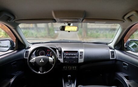 Mitsubishi Outlander III рестайлинг 3, 2011 год, 900 000 рублей, 5 фотография