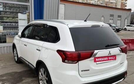 Mitsubishi Outlander III рестайлинг 3, 2015 год, 1 150 000 рублей, 2 фотография