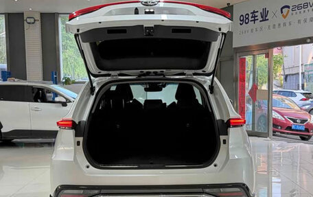 Toyota Venza, 2022 год, 2 640 999 рублей, 4 фотография