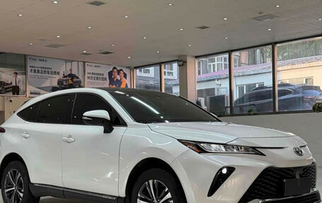Toyota Venza, 2022 год, 2 640 999 рублей, 3 фотография