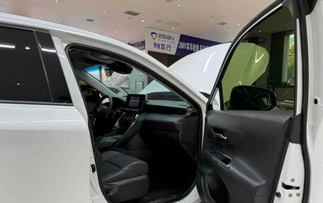 Toyota Venza, 2022 год, 2 640 999 рублей, 9 фотография
