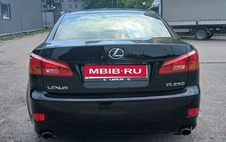 Lexus IS II рестайлинг 2, 2005 год, 1 350 000 рублей, 2 фотография