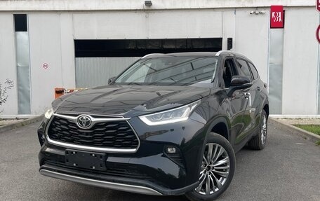 Toyota Highlander, 2025 год, 4 930 000 рублей, 2 фотография
