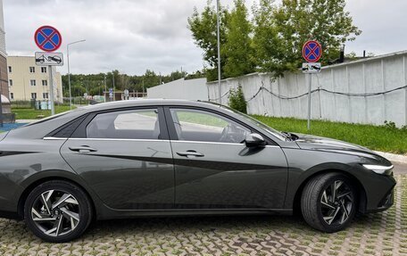 Hyundai Elantra, 2023 год, 1 990 000 рублей, 2 фотография